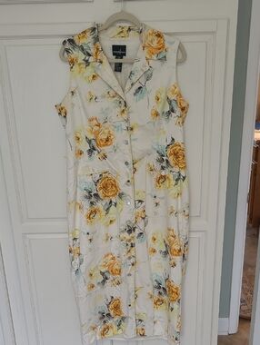Vintage Positive Attitude Yellow Rose Print Sleeveless Button-Front Dress